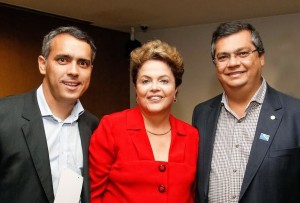 Márcio jardim ao lado de Dino e da presidente Dilma